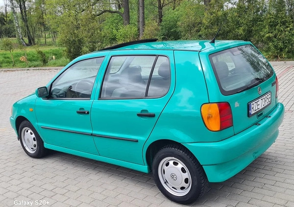 Volkswagen Polo cena 9900 przebieg: 54000, rok produkcji 1998 z Szadek małe 326